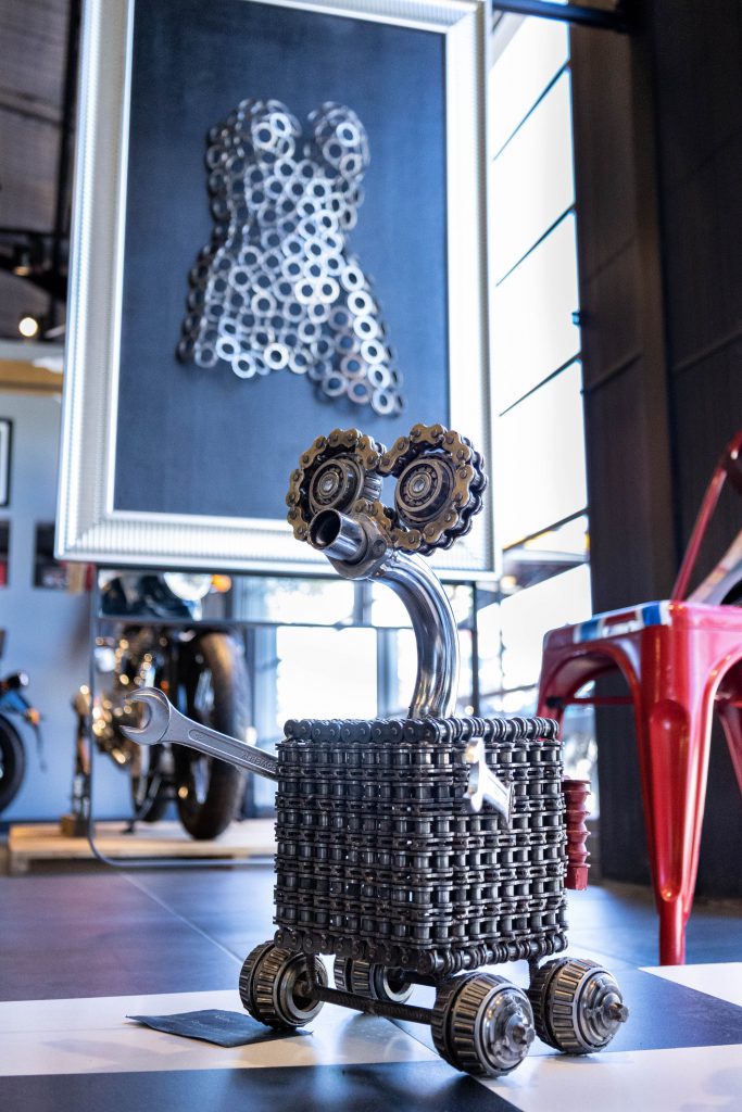 wall-e et buste décoration mécanique