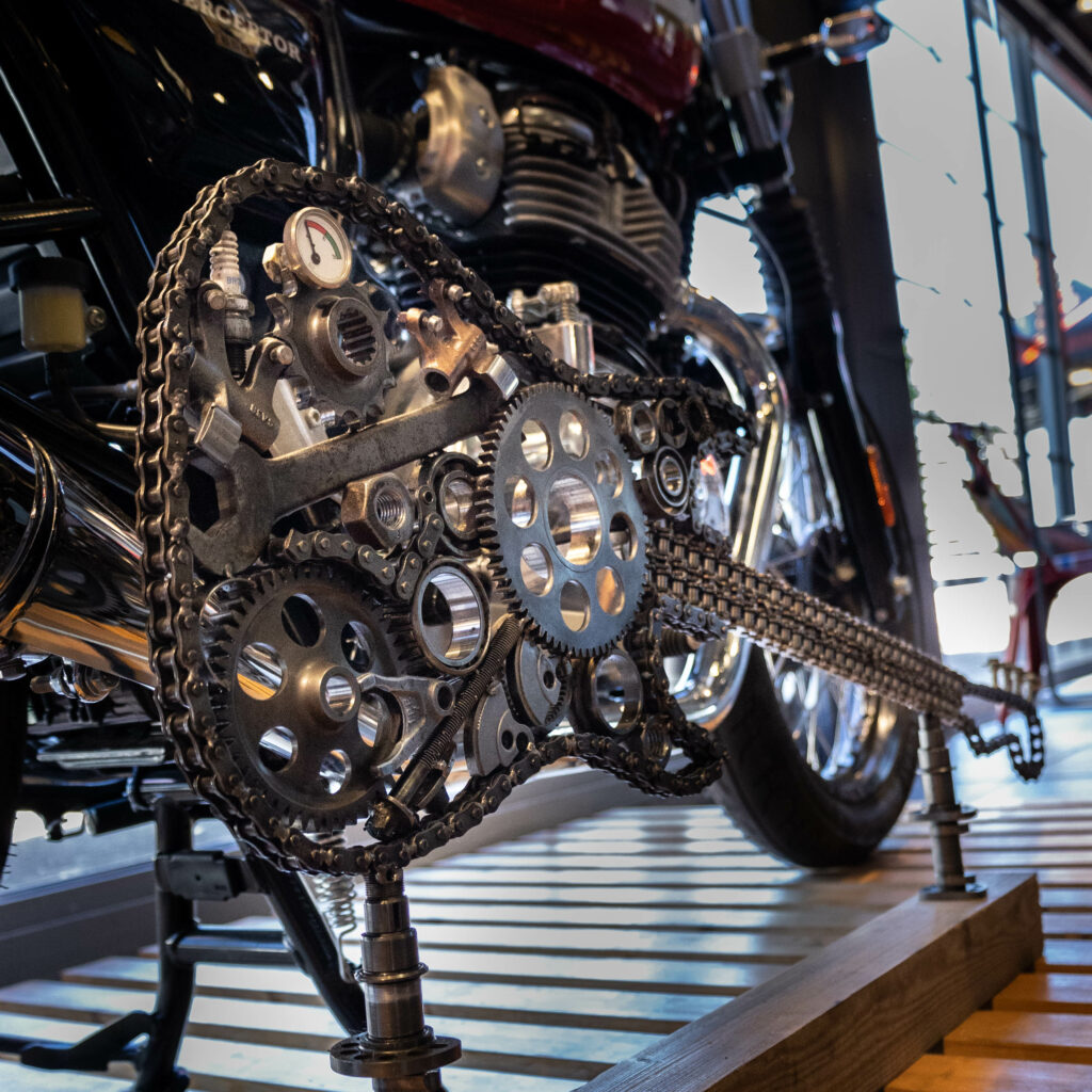décoration interieur guitare mécanique et bois